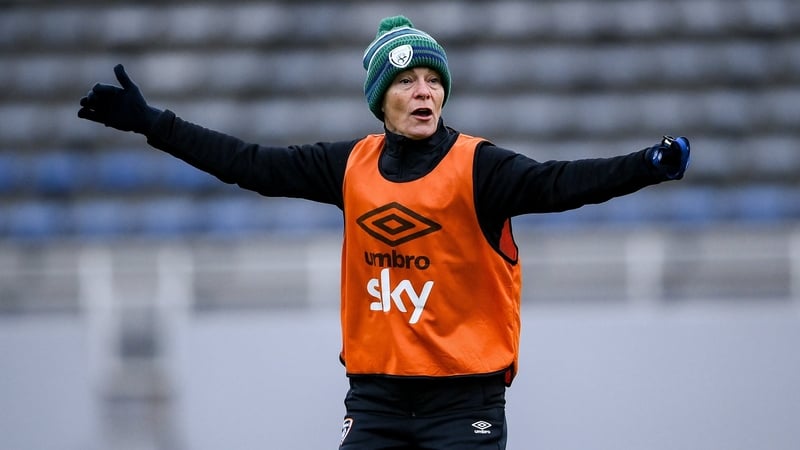 Pauw leading a training session at Leppavaara Stadium in Helsinki
