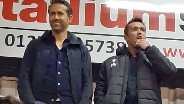 Ryan Reynolds (L) and Rob McElhenney