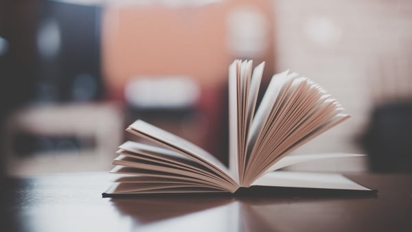 Cén staid ina bhfuil léitheoireacht na Gaeilge?