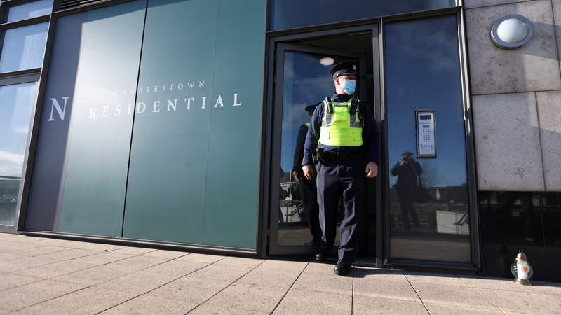A garda on duty at the scene in Finglas this morning (Pic: RollingNews.ie)