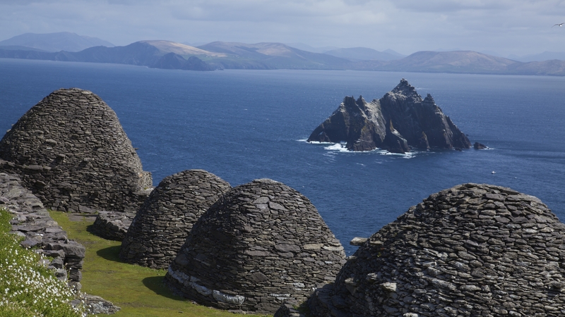 An Sceilg Bheag ó Sceilg Mhichíl.