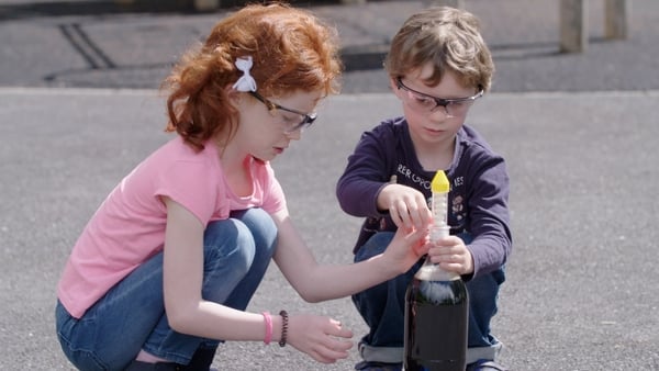 Let's Find Out: Check out this fizzy experiment!