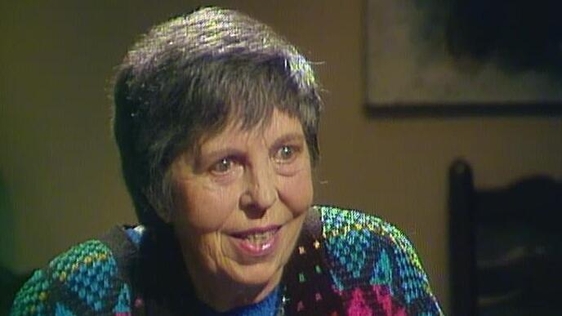 Poet Máire Mhac an tSaoi (1986)