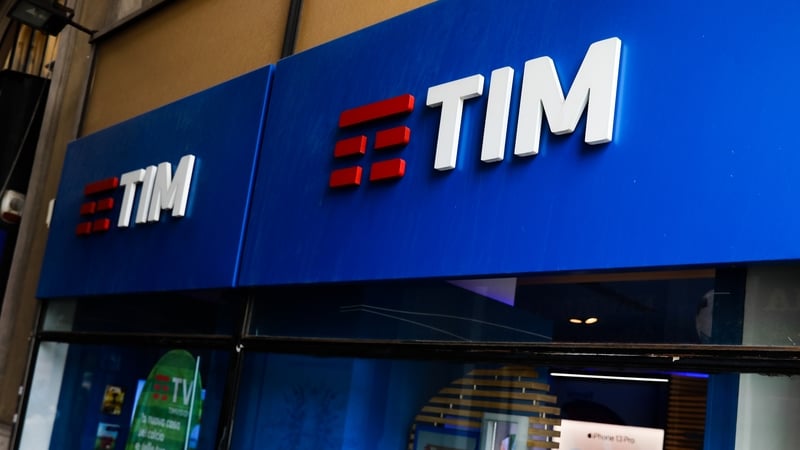 Telecom Italia (TIM) is the first telecoms group in a major European country to part ways with its landline grid