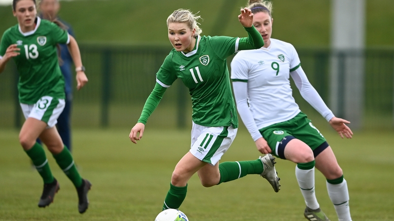 Éabha O'Mahony and Jessica Gleeson in a home-based training session in April