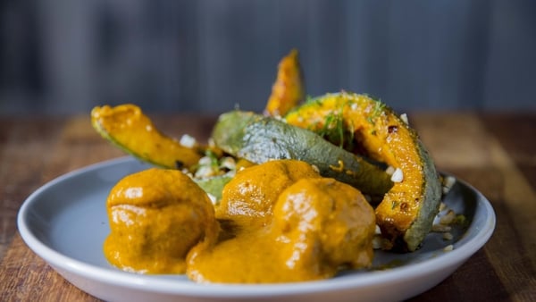 Great textured meatballs, a wonderfully fragrant indulgent butter sauce with a simple seasonal pumpkin bake and crunchy topping.