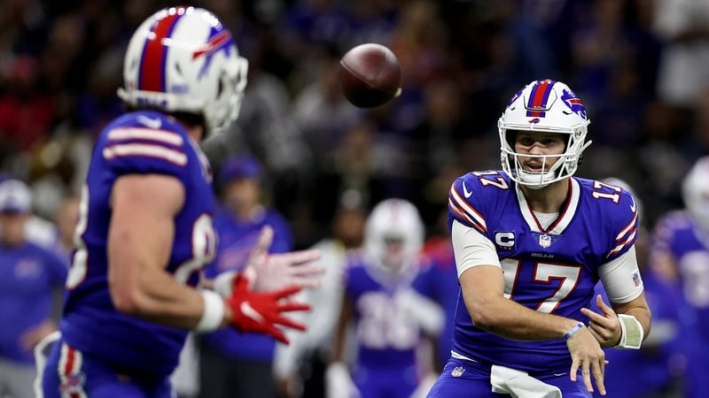 Josh Allen throws a touchdown pass to Dawson Knox