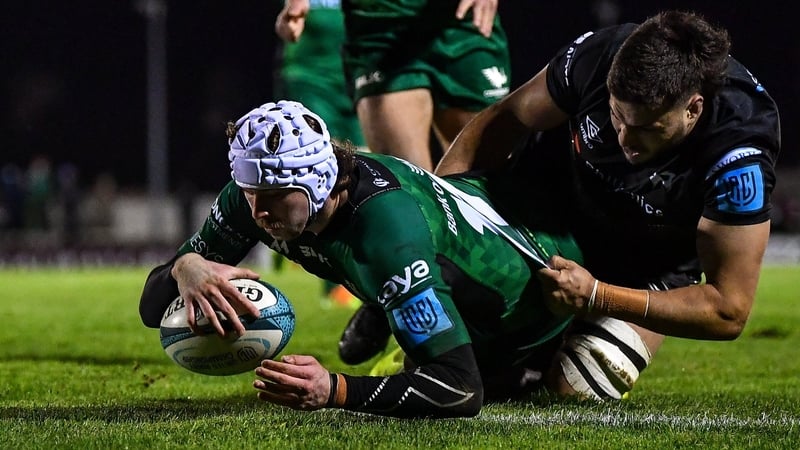 Mack Hansen scores Connacht's opening try