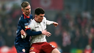 Ali Coote holds off Ian Bermingham