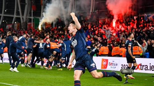 Lee Desmond wheels away in celebration