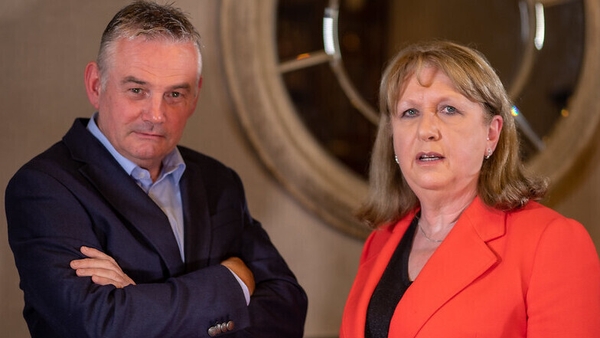 Kevin Magee agus iarUachtarán na hÉireann Mary McAleese