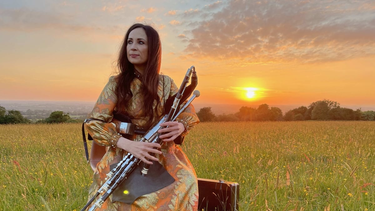 Louise Mulcahy performs live in studio