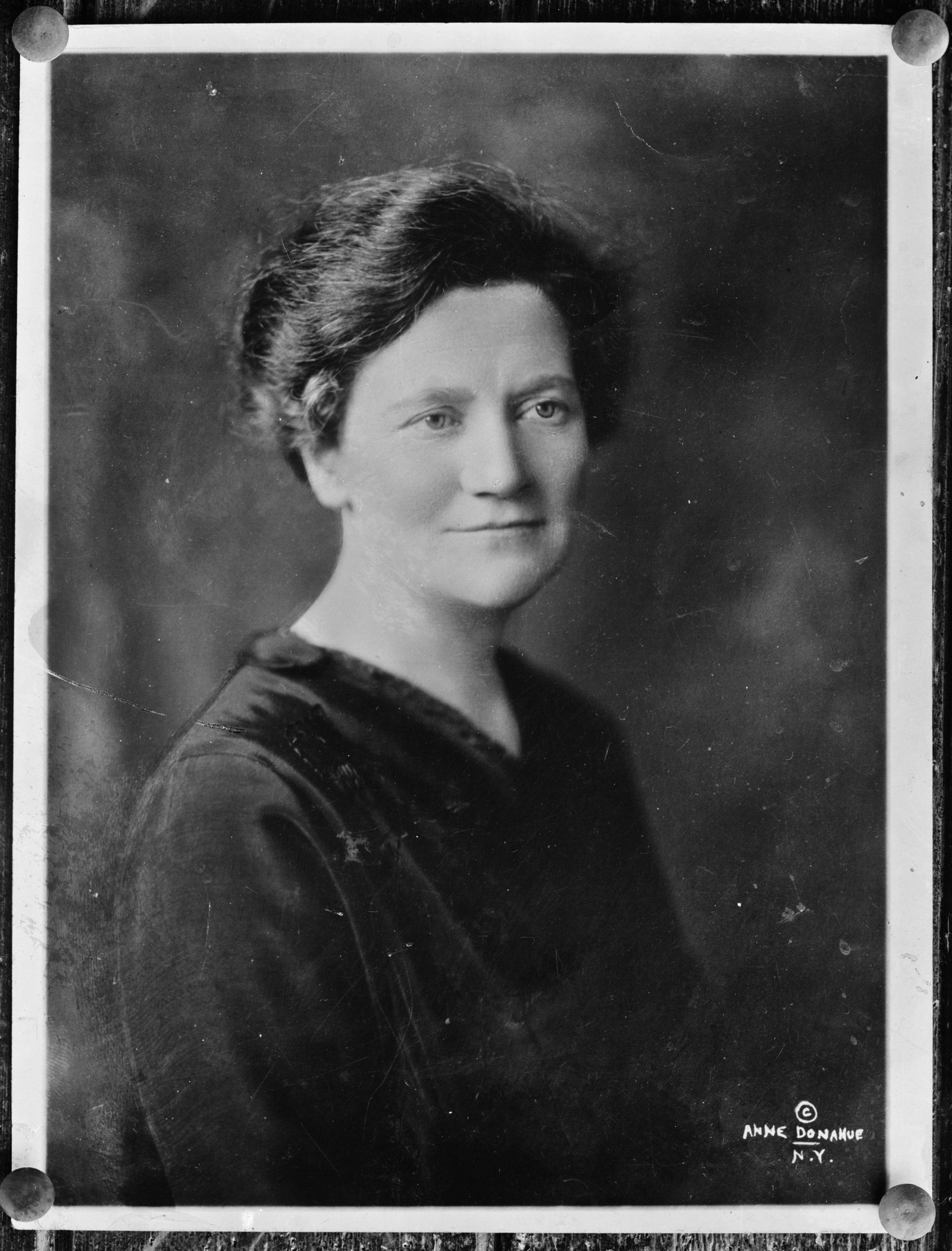 Mary MacSwiney: 'Make no doubt about it. This is a betrayal, a gross betrayal; and the fact is that it is only a small majority, and that majority is not united'. Credit: National Library of Ireland