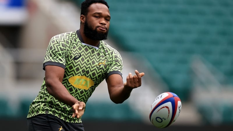 Lukhanyo Am score a try for the Sharks on hsi return from international duty