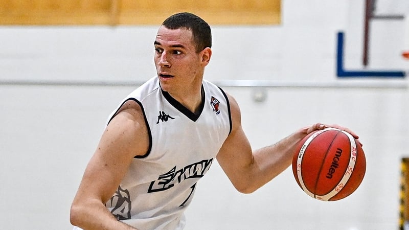 Stefan Zecevic top scored for Éanna