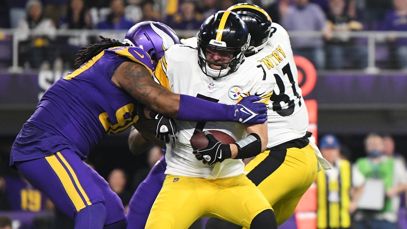 Ben Roethlisberger of the Pittsburgh Steelers is sacked by Sheldon Richardson