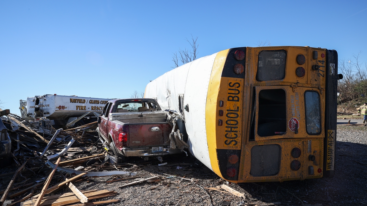 Death toll from US tornadoes expected to rise