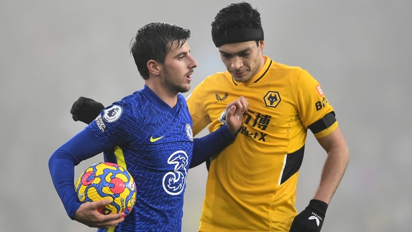 Mason Mount clashes with Raul Jimenez