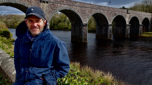 Leanann Lochlann ar a aistear le Droichid na hÉireann anocht