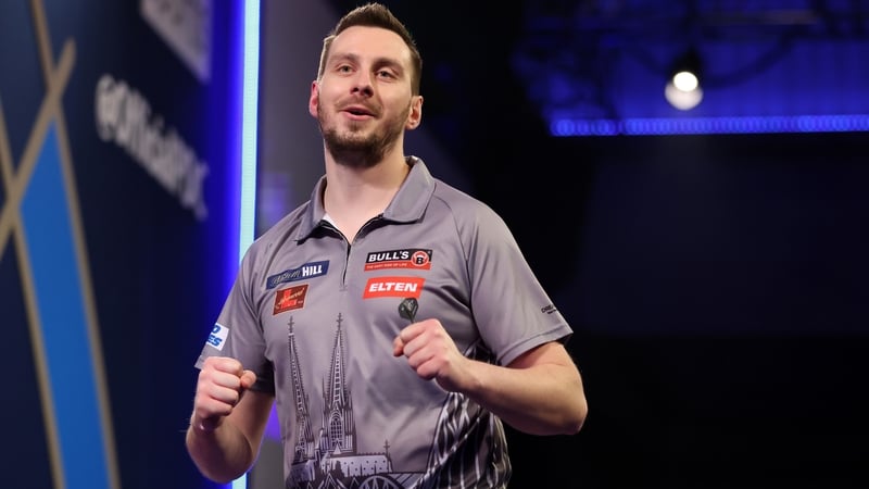 Florian Hempel progresses at the Ally Pally