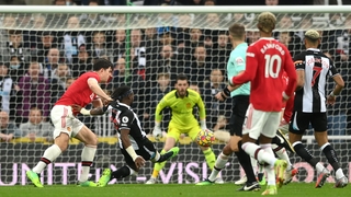 Allan Saint-Maximin fires home the opening goal
