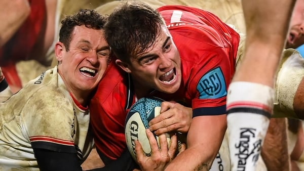 Alex Kendellen scores Munster's winning try in the 75th minute
