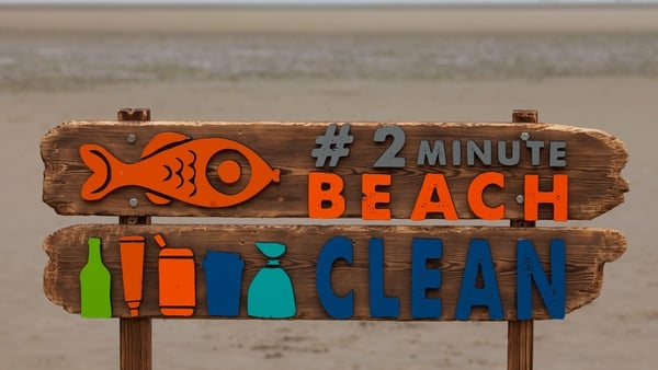 Take two minutes to help clean up our beaches!