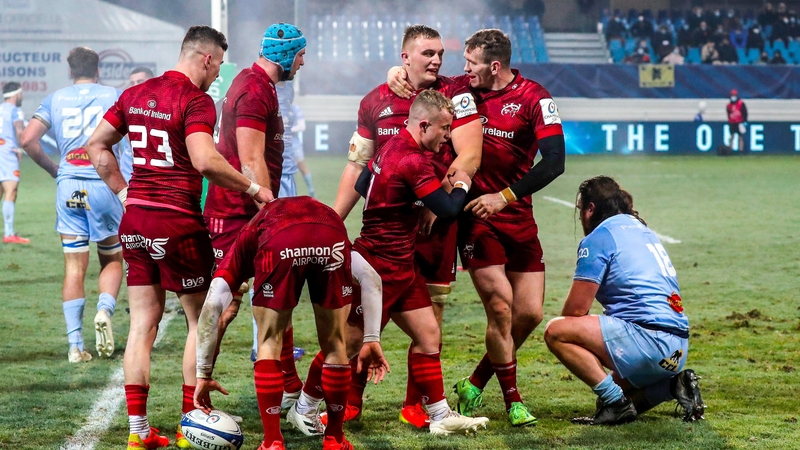 Gavin Coombes takes his plaudits after his last-gasp try