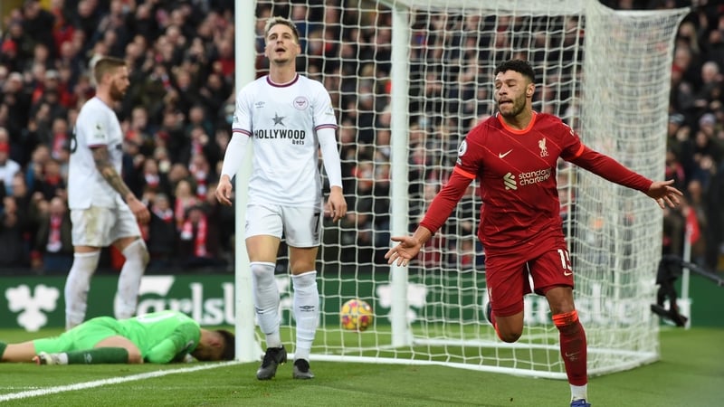 Alex Oxlade-Chamberlain celebrates
