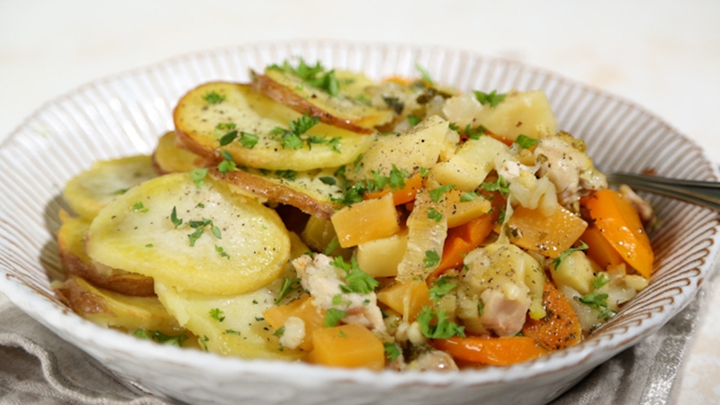 Each serving contains approximately 600 kcal.