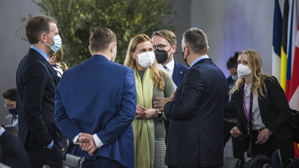 Kadri Simson (C) said she would attend conferences in Azerbaijan and the United States in February to discuss ways for increasing gas deliveries