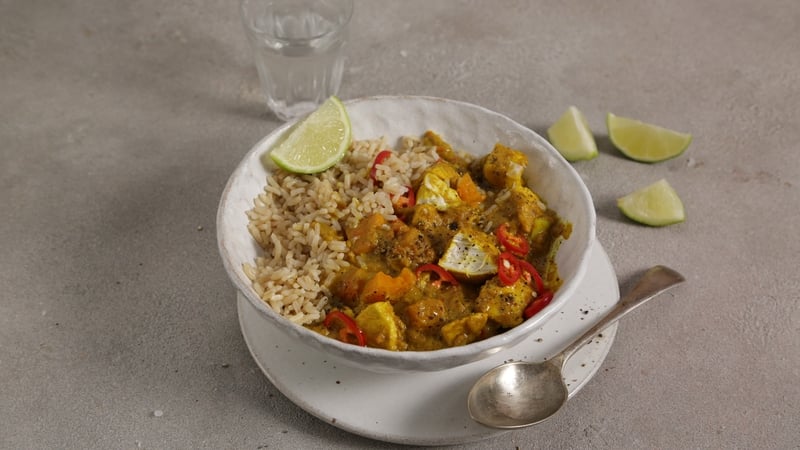 Each serving contains approximately 550 kcal.