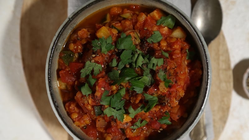 Each serving contains approximately 500 kcal.