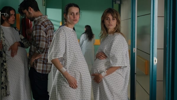 Penelope Cruz and Milena Smit in Pedro Almadovar's Parallel Mothers