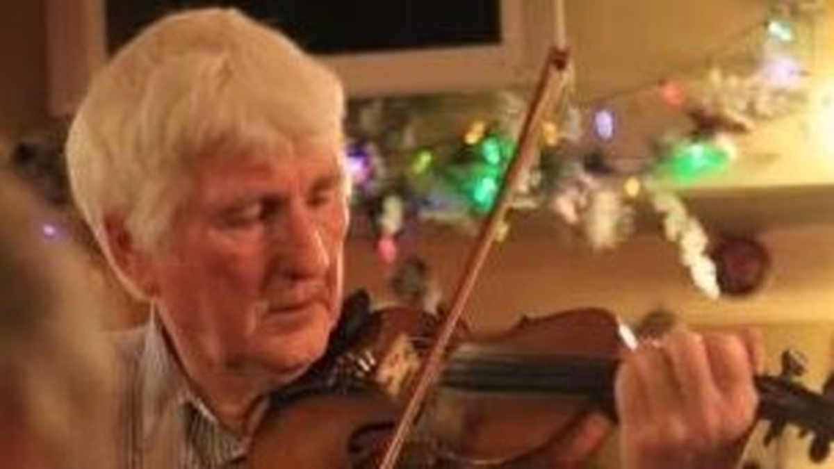 Ómós do Jimmy Campbell , fidiléir as na Gleanntaí 