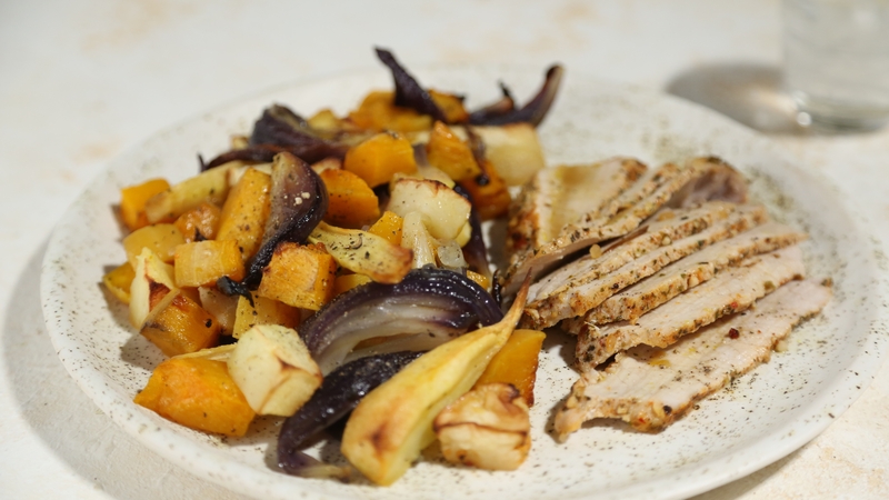 Each serving contains approximately 500 kcal.