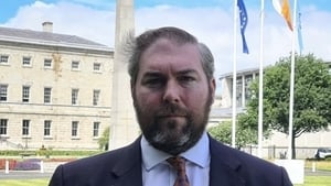 Barry Ward TD : Urlabhraí thar ceann Heather Humphreys iarrthóir FG i dtoghchán na hUachtaránachta. show image