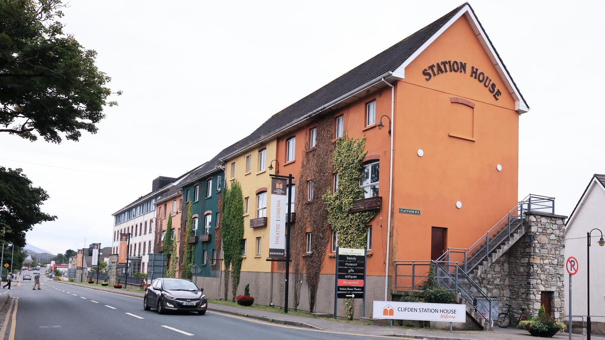 Eilín Ní Mháille, oifigeach Gaeilge Féile Ceoil an Chlocháin.