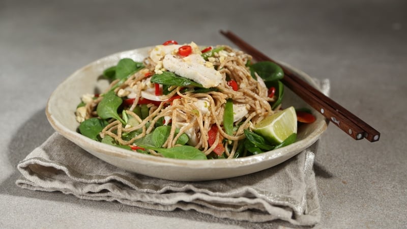 Each serving contains approximately 550 kcal.