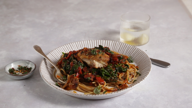 Each serving contains approximately 500 kcal.