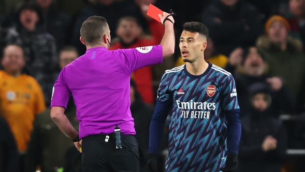 Michael Oliver sent Gabriel Martinelli off after two yellow cards in the same phase of play