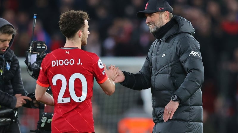 Jurgen Klopp congratulates Diogo Jota after his brace against Leicester
