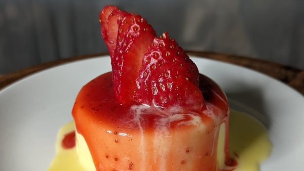 Max Bagaglini's strawberry panna cotta