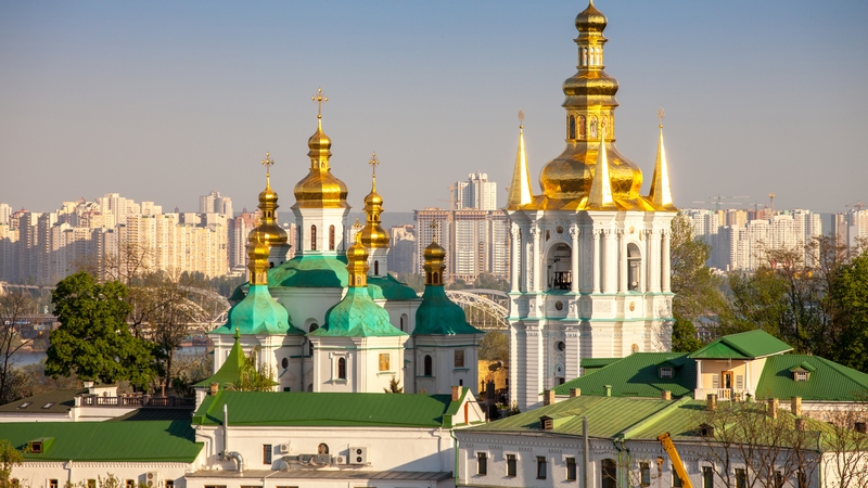 Embassy staff from the US and the UK have been advised to leave Kyiv in the Ukraine