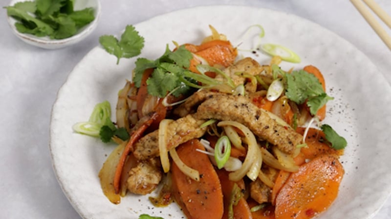 Each serving contains approximately 550 kcal.