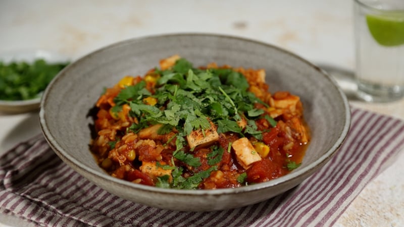 Each serving contains approximately 600 kcal.