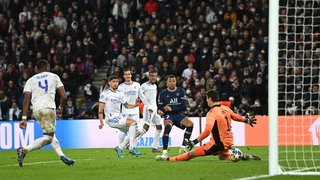Kylian Mbappe scores the injury-time winner