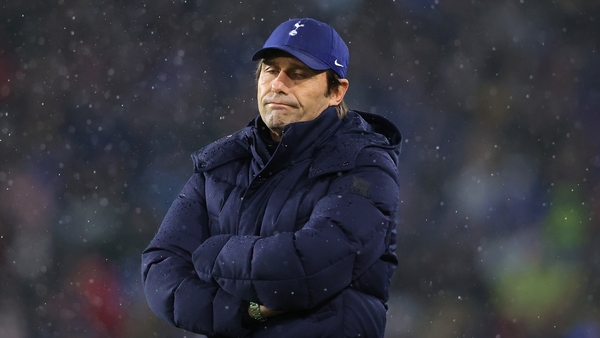 Antonio Conte cuts a frustrated figure