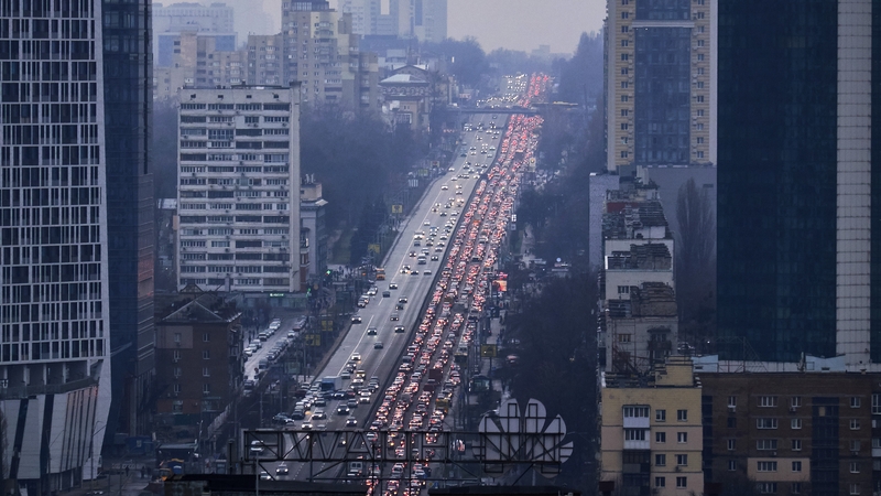 Inhabitants of Kyiv leave the city following pre-offensive missile strikes of the Russian armed forces