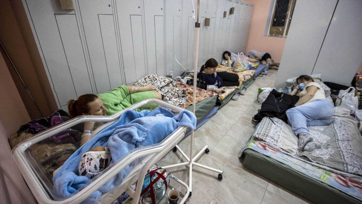 Ukraine maternity hospital strike
